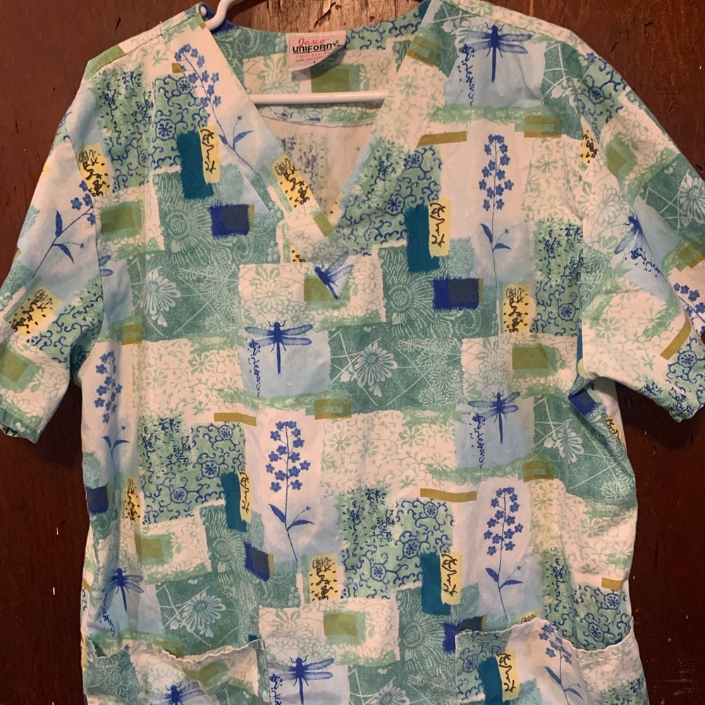 Scrub top size L